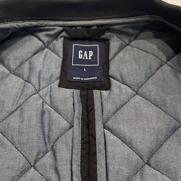 Vest - Picture 3 of 3